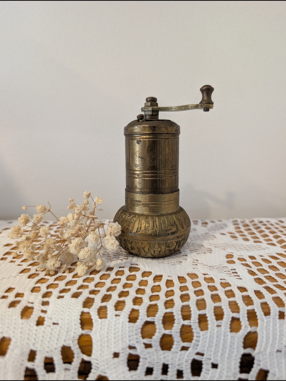 Vintage Brass Coffee Grinder – Rustic Kitchen Decor